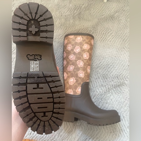 Coach Rainboot With Signature Floral Print - Picture 4 of 6